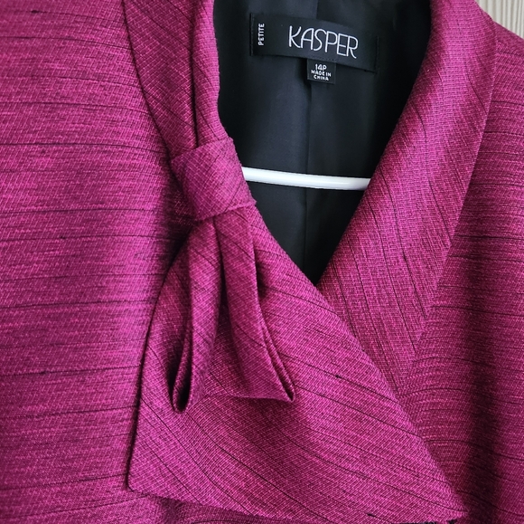 Kasper Magenta Bow Suit Jacket - Picture 8 of 16